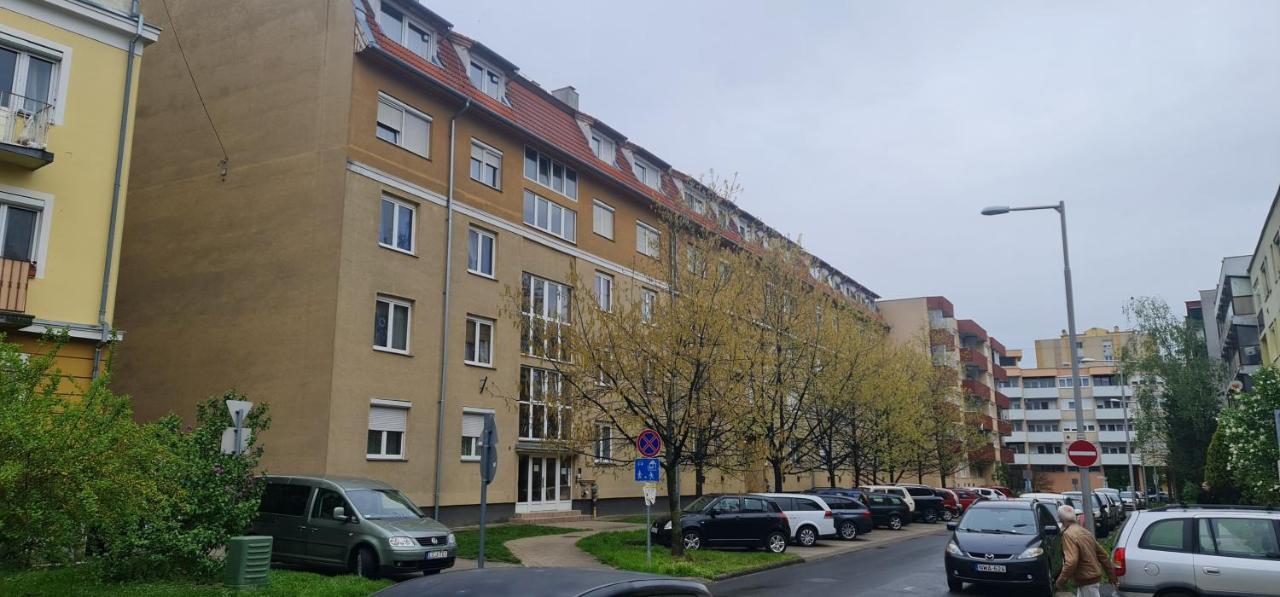 Ybs Apartman Apartment Zalaegerszeg Exterior photo